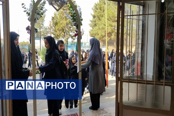 بازگشایی مدارس در دبیرستان دخترانه شهید مجید دهنوی نیشابور