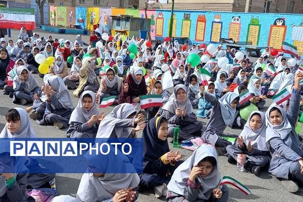 جشن انقلاب در ناحیه دو شهرری با حضور معاون پرورشی و فرهنگی شهرستانهای استان تهران 