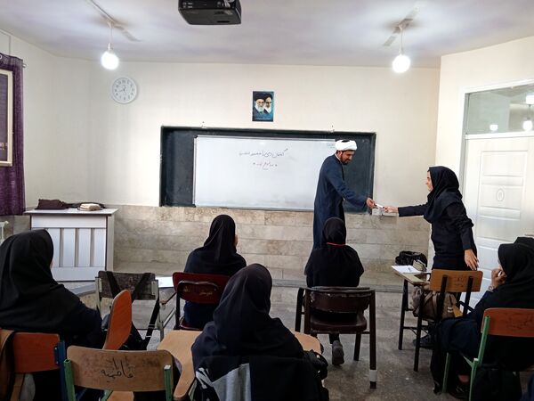 گفتمان دینی در دبیرستان دخترانه فاطمیه کاشمر