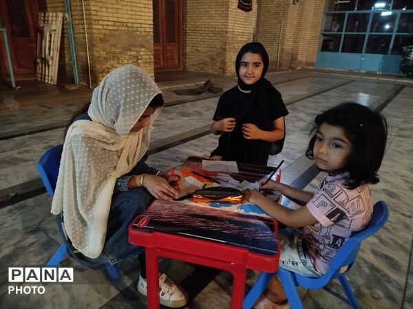 بار دگر سرگرمی کودکان در غرفه کودک مسجد جامع 