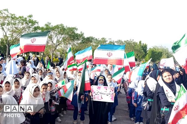 اجتماع صمیمی دانش‌آموزان نیشابور به یاد ۱۶۸ فرشته های دبستان شجره طیبه ی میناب
