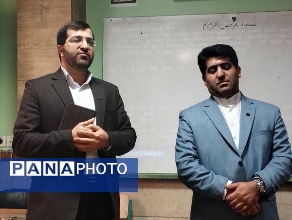 برگزاری اولین جلسه‌ اجتماعات یادگیری آموزگاران شهرستان ملارد در دبستان دخترانه حضرت زینب (س)