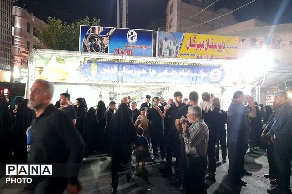 اجتماع باشکوه عظیم مردم غیور شهر قدس در میدان امام خامنه‌ای 
