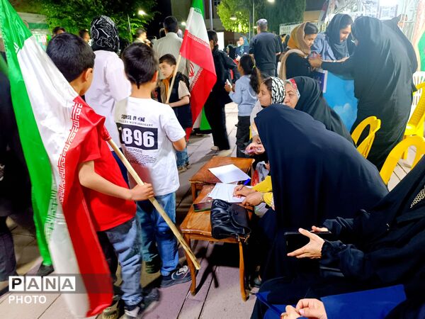 هم‌ صدایی کرمانی ها در حمایت از آرمان ها 