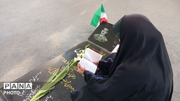 میهمانی لاله‌ها در شهرستان بن با حضور دانش‌آموزان 
