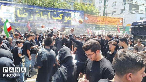 خیابان‌های منتهی به حرم، مملو از زائران رضوی
