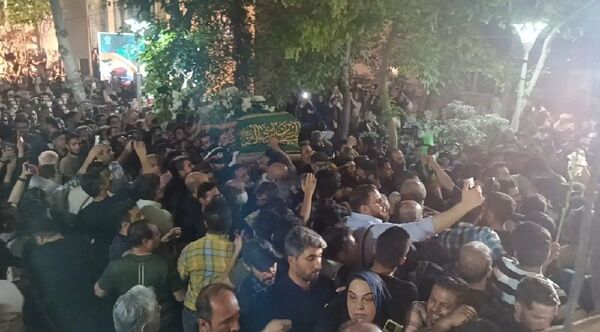 مراسم خاکسپاری استاد فرشچیان با حضور مسئولان ملی و کشوری در استان اصفهان