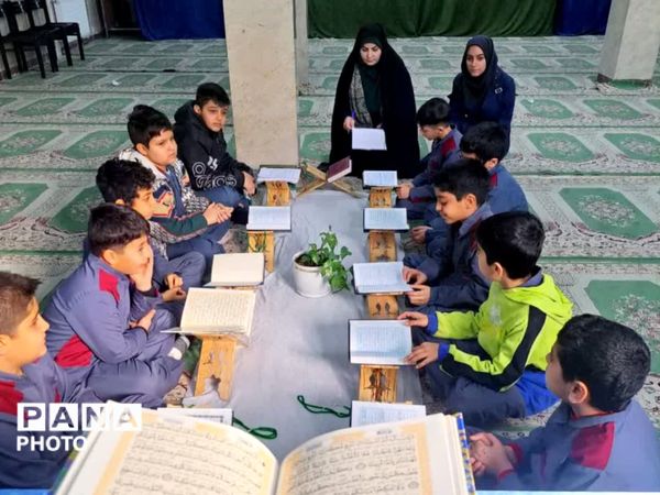 فرشته های نور در محفل انس با قرآن مدرسه ایمان