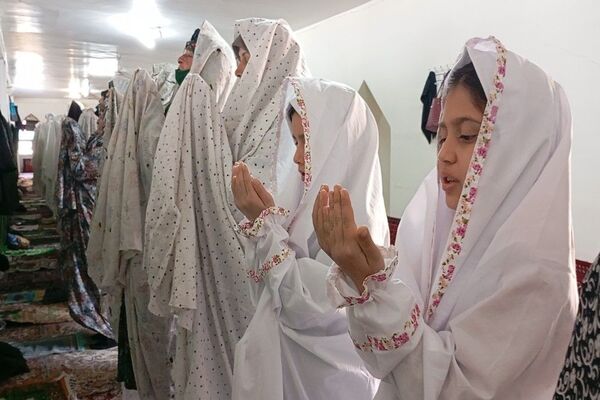 اقامه نماز عبادی،سیاسی جمعه همزمان با ایام دهه فجر در شهر بار نیشابور