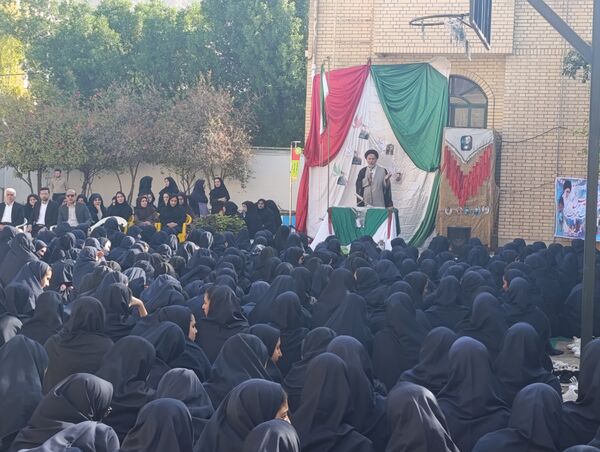 زنگ مهر در فراشبند به صدا در آمد