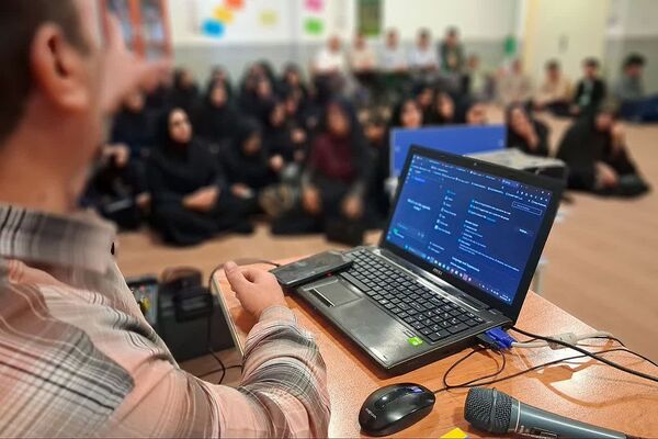 کارگاه آموزشی «طرح تحول در فرآیند آموزش و یادگیری» در باشت 