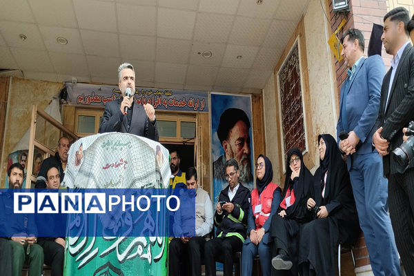 مانور زلزله در مدارس پیشوا «با شعار مدرسه ایمن، جامعه تاب آور»