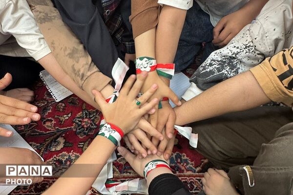 حضور دانش‌آموزان دبستان شهید قلنبر ناحیه دو شهرری در کلاس‌های رفع اشکال حسینیه اردستانی‌ها