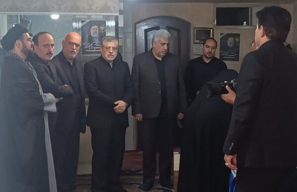 دیدار صمیمانه دانش آموز خبرنگاران پانا در منزل مادر شهید جمهور
