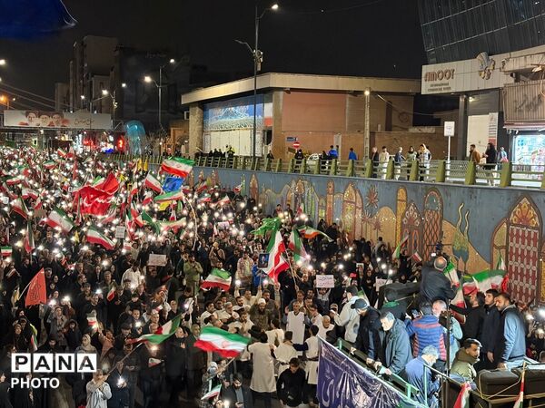 مبارزه مردم کرج  با دشمن آمریکای صهیونی در بیست‌وسوم  راهپیمایی