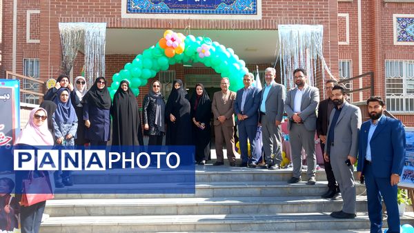 برگزاری جشن شکوفه ها در دبستان حاج تقی احدیان ناحیه ۶ مشهد