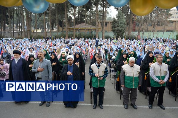 حضور خادمان رضوی در مدرسه قدر بهارستان‌دو