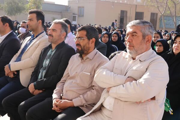 مراسم زنگ پدافند غیرعامل در مدرسه ام هانی ناحیه 2 یزد 