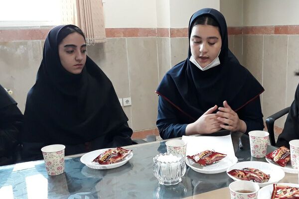 رقابت دانش‌آموزان منتخب در انتخابات منطقه‌ای شورای دانش‌آموزی بهارستان دو