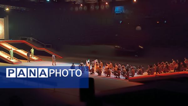 حضور دانش‌آموزان دبیرستان سردار سلیمانی در اجلاسیه شهدای دانش‌آموز استان البرز