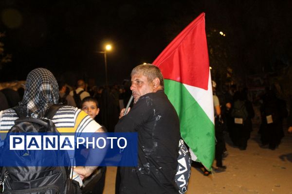 حضور زائران در مراسم پیاده‌روی اربعین حسینی