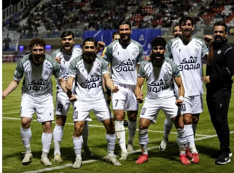 چک برگشتی در اردوگاه گاندوها