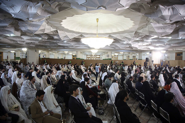 جشن ازدواج ۶۵۰ زوج دانشجوی دانشگاه‌های قم در سالروز میلاد جوادالائمه(س)