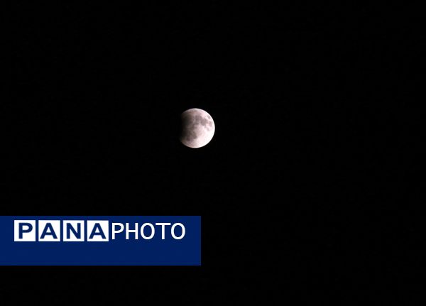 شبی متفاوت در کوهسنگی از سرودهای محمدی تا رصد ماه‌گرفتگی