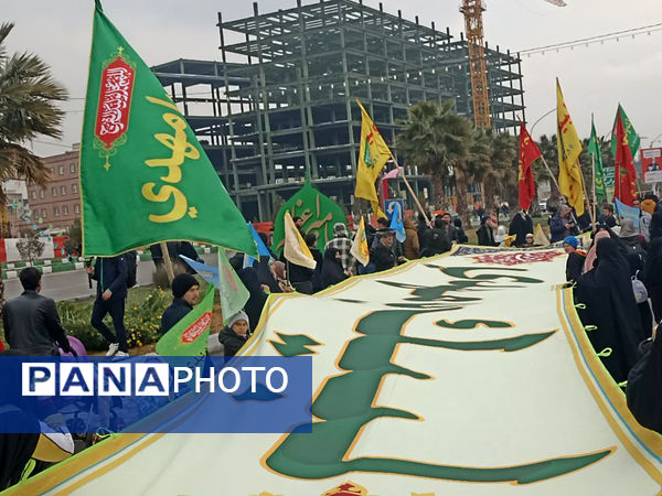 شادپیمایی مردم قم در جشن نیمه شعبان