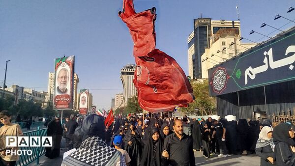 قدم‌هایی‌در‌مسیرِ‌دلتنگی؛ روایت‌جاماندگان اربعین