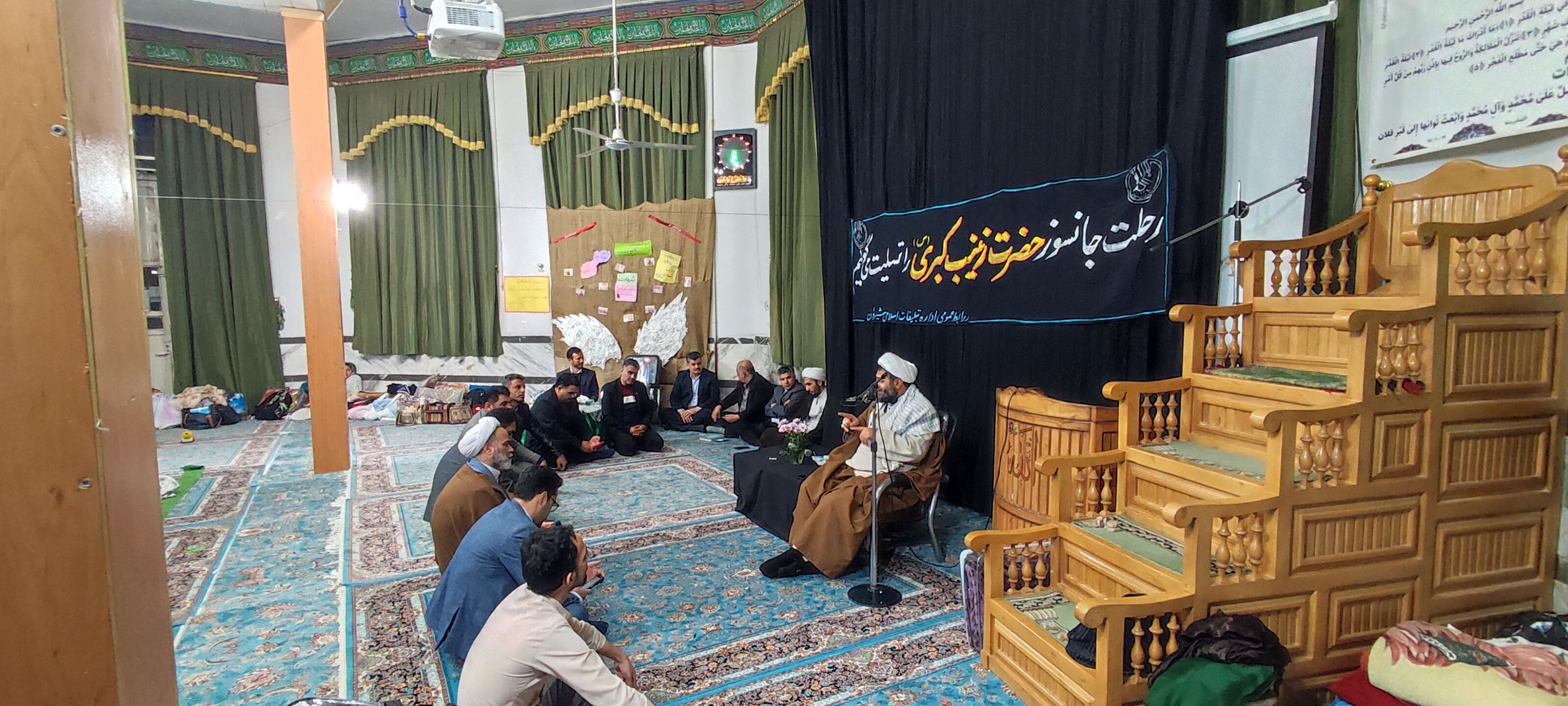 حضور ۷۲ دانش‌آموز دختر معتکف به نیت ۷۲ شهید کربلا در مسجد باب الحوائج شیروان