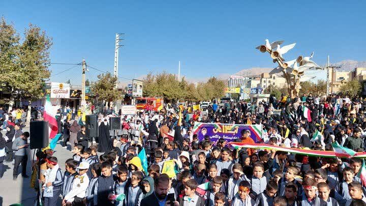 حضور آگاهانه دانش‌آموزان در ۱۳ آبان نشانه پایبندی به آرمان‌های انقلاب است