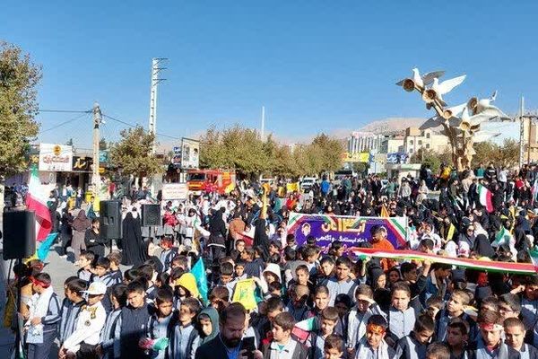 حضور آگاهانه دانش‌آموزان در ۱۳ آبان نشانه پایبندی به آرمان‌های انقلاب است