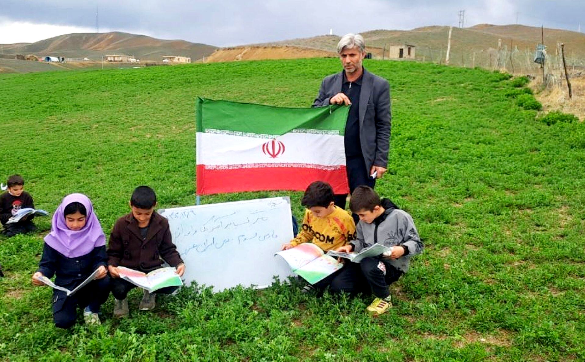 کلاس درس زیر پرچم ایران در دل ارسباران