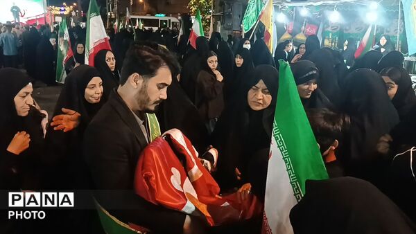 ایران حرمِ مقتدر، تجلی ایمان و میهن‌ پرستی در تجمعات شبانه میدان امام (ره)