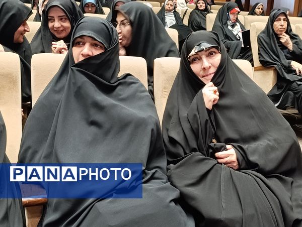 مراسم تقدیر از دانش‌آموزان و مدیران مدارس فعال در طرح گام‌های عاشقی