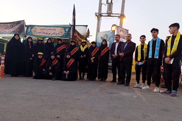 خدمت‌رسانی دانش‌آموزان و فرهنگیان شهرستان اسلام آباد غرب در مواکب اربعین حسینی