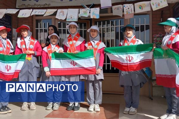 جشن پیروزی انقلاب اسلامی در مدارس منطقه کهریزک 