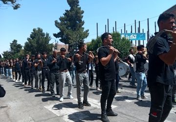 مراسم عزاداری عاشورا  با حضور پرشور مردم در شهرستان نیشابور