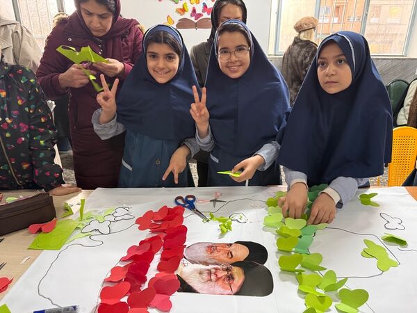 رویداد مادر دختری با محوریت پرچم ایران در مدرسه المهدی ناحیه 2 کرج 
