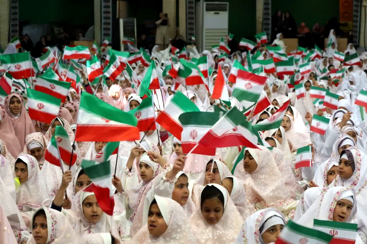 مراسم جشن تکلیف متمرکز ۳۰۰۰ نفره ویژه دانش‌آموزان دختر شهر یزد