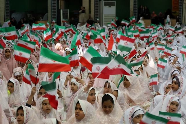 مراسم جشن تکلیف متمرکز ۳۰۰۰ نفره ویژه دانش‌آموزان دختر شهر یزد