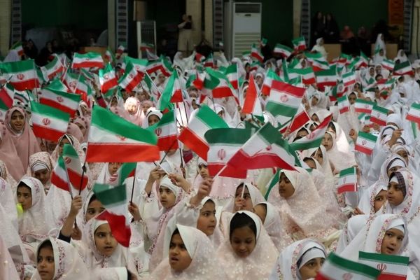 مراسم جشن تکلیف متمرکز ۳۰۰۰ نفره ویژه دانش‌آموزان دختر شهر یزد