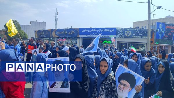 تجمع دانش‌آموزان کمیجانی‌ در محکومیت جنایات رژیم‌جعلی‌اسرائیل