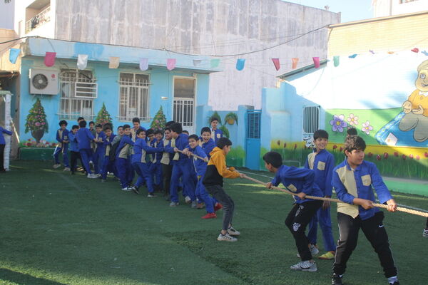 مسابقات بومی محلی در مدرسه شجاعی فر شهرستان بوشهر