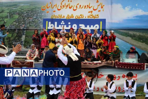 همایش پیاده‌روی خانوادگی در گلوگاه 