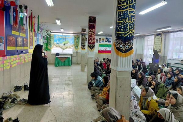 نمایشگاه دانش آموزی مدرسه الزهرا پردیس 