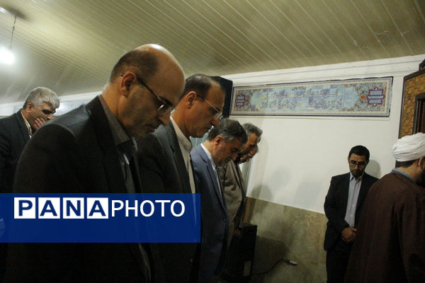 نشست صمیمانه استاندار مازندران با دانش‌آموزان