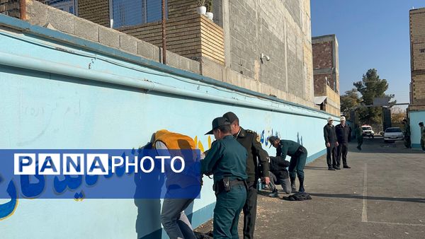 دانش‌آموزان ملکان در خط مقدم ایمنی؛ اجرای مانور پدافند غیرعامل در مدرسه امام حسین(ع)