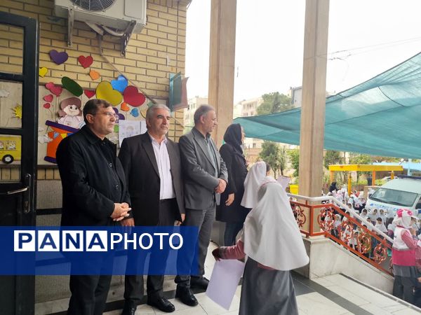 بیست و ششمین مانور زلزله و ایمنی در دبستان شهید تیمور فروغی 